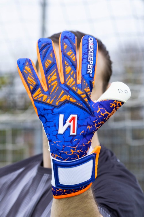 Negative Cut w rękawicach bramkarskich Onekeeper Mana Junior