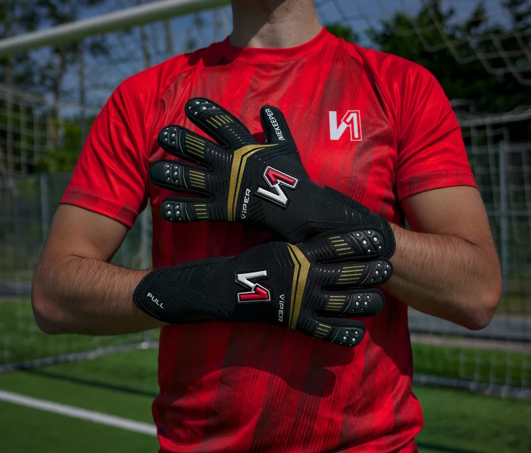Onekeeper Viper Black-Gold – profesjonalne rękawice bramkarskie