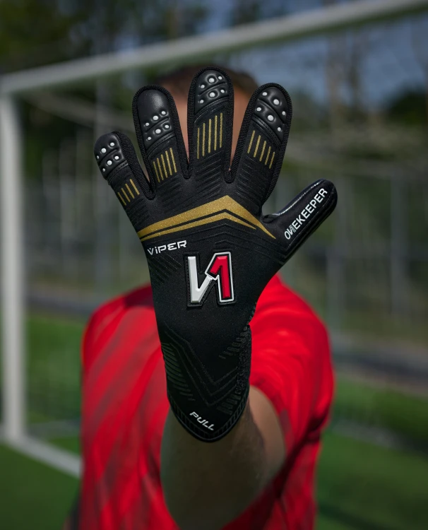 Onekeeper Viper Black-Gold – czarno-złote rękawice bramkarskie